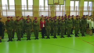Ślubowanie pierwszych klas oraz obchody Święta Niepodległości w staszowskim liceum