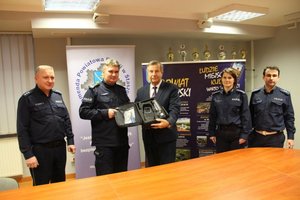 Nowoczesny narkotester trafił do staszowskich policjantów