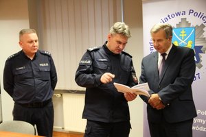 Nowoczesny narkotester trafił do staszowskich policjantów