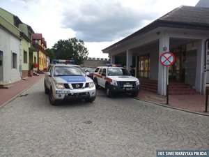 Policjanci zabezpieczali niebezpieczne znalezisko