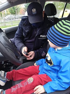 Niezapomniany dzień przedszkolaków z połanieckimi policjantami