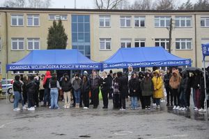 Dni Otwarte Komendy Wojewódzkiej Policji w Kielcach z udziałem staszowskich uczniów