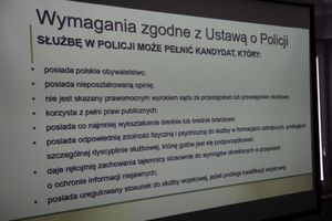 O bezpieczeństwie na drodze i doborze do Policji