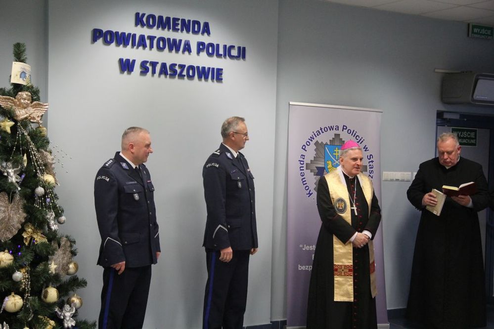 Przedświąteczne spotkanie staszowskich policjantów