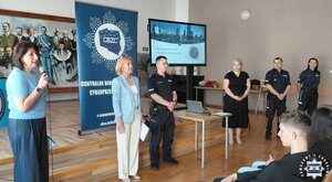 O cyberbezpieczeństwie z seniorami i młodzieżą