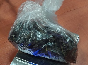 Narkotyki ukryte pod siedzeniem