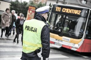 Zmiana organizacji ruchu w rejonach cmentarzy na terenie powiatu staszowskiego
